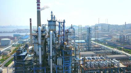 航拍海岸石油冶煉化工廠_3840X2160_高清視頻素材下載(編號:2807419)_實(shí)拍視頻